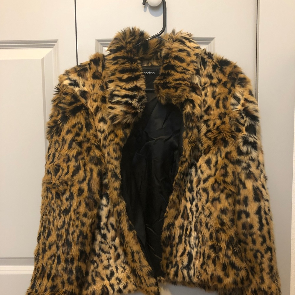 Faux leopard / cheetah print coat / jacket